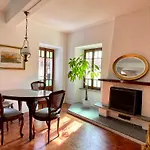 Апартаменты Lovenest: Romantic Overlooking The