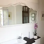 Апартаменты Lovenest: Romantic Overlooking The *
