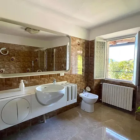 Lovenest: Romantic Overlooking The * Oggebbio