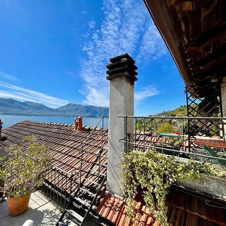 Lovenest: Romantic Overlooking The